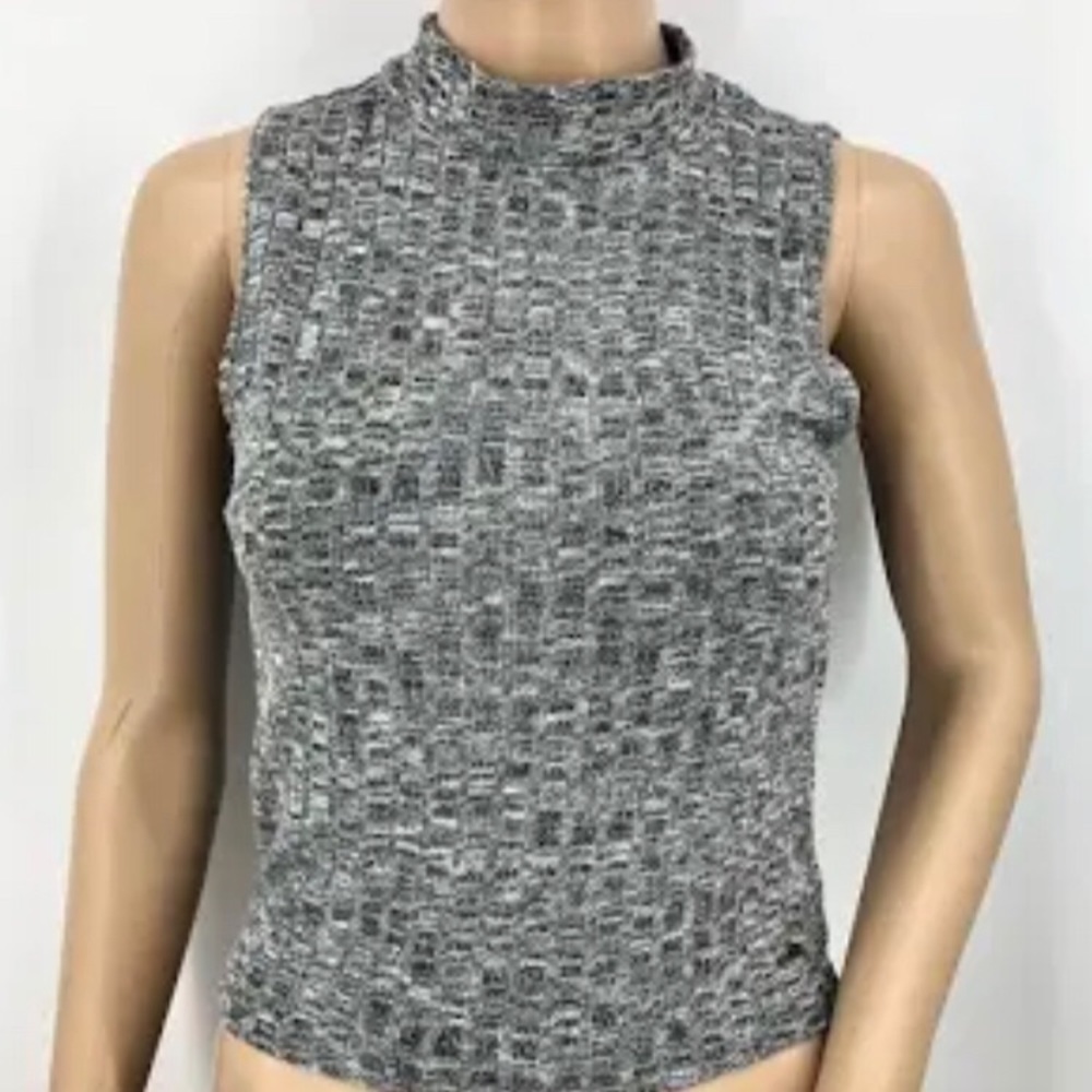 Ribbed Mock Neck Tank in Grey (Women’s Medium)